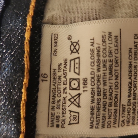 Old Navy Stylish Black Denim Jeans - Picture 5 of 5